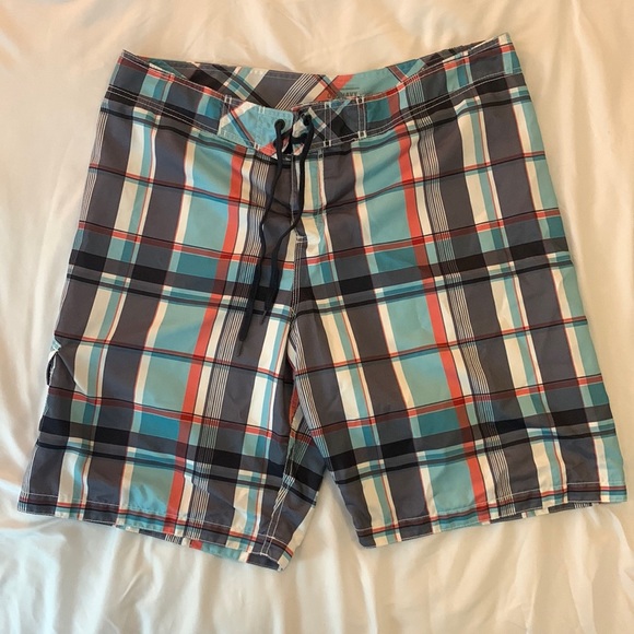 Gently Used Old Navy Men’s swim trunks Size XL - Picture 1 of 7